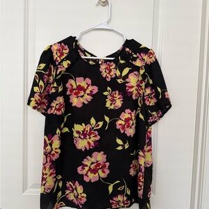 Who What Wear Black Floral Blouse Short Sleeve